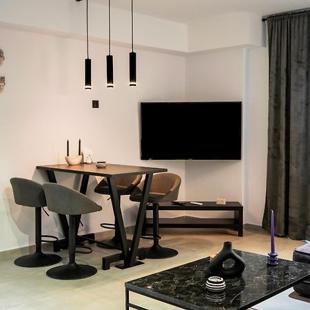 Apartament Essel Noir - A Hidden Gem With A Magnificent Acropolis View Ateny Zewnętrze zdjęcie