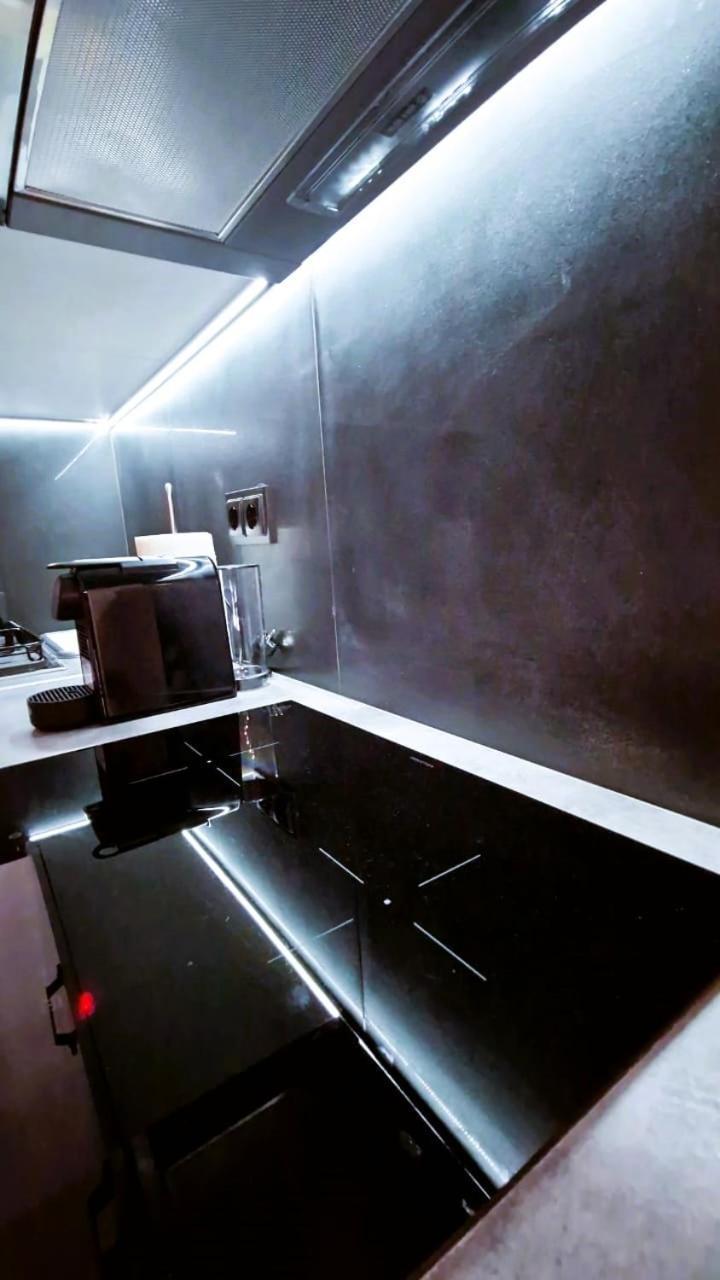 Apartament Essel Noir - A Hidden Gem With A Magnificent Acropolis View Ateny Zewnętrze zdjęcie