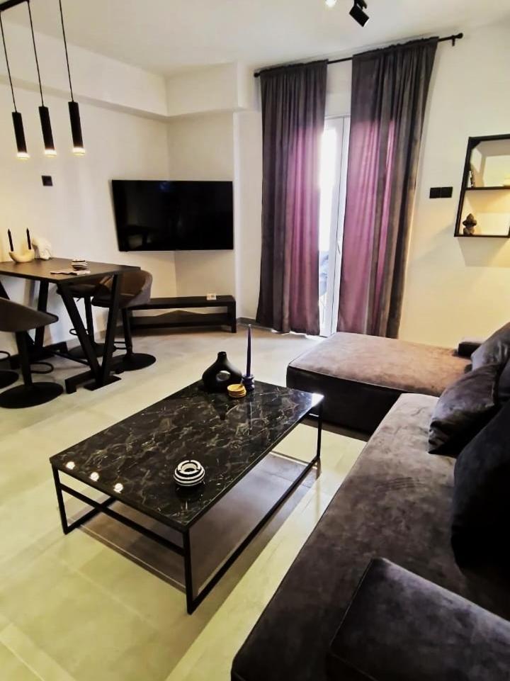 Apartament Essel Noir - A Hidden Gem With A Magnificent Acropolis View Ateny Zewnętrze zdjęcie