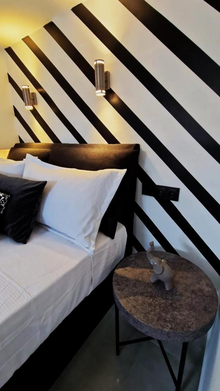 Apartament Essel Noir - A Hidden Gem With A Magnificent Acropolis View Ateny Zewnętrze zdjęcie